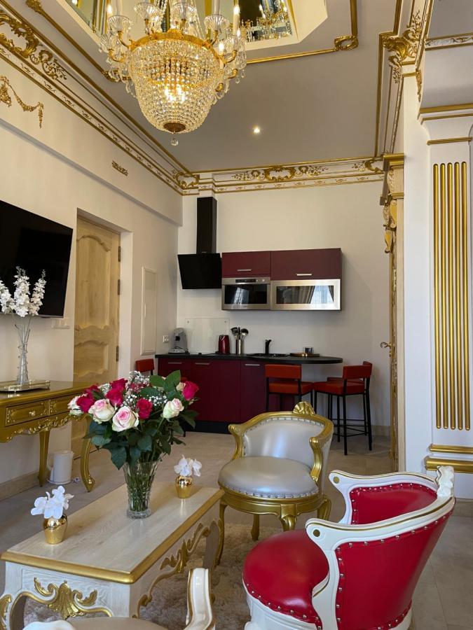Suite Imperiale Eglise Du Couvent นาร์บอนน์ ภายนอก รูปภาพ