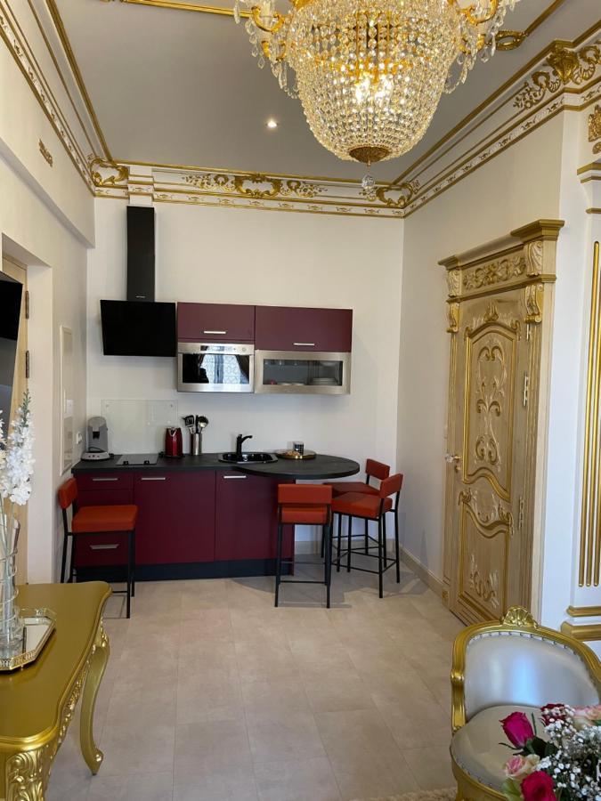 Suite Imperiale Eglise Du Couvent นาร์บอนน์ ภายนอก รูปภาพ