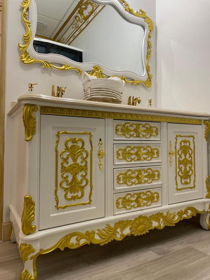 Suite Imperiale Eglise Du Couvent นาร์บอนน์ ภายนอก รูปภาพ